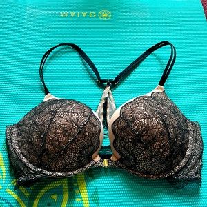 Worn once Victoria Secret Very sexy push up bra size 38C
